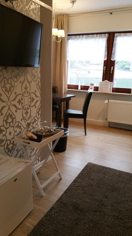 Gaestehaus Burgberg, Weinhaus Fries Kattenes Eksteriør bilde