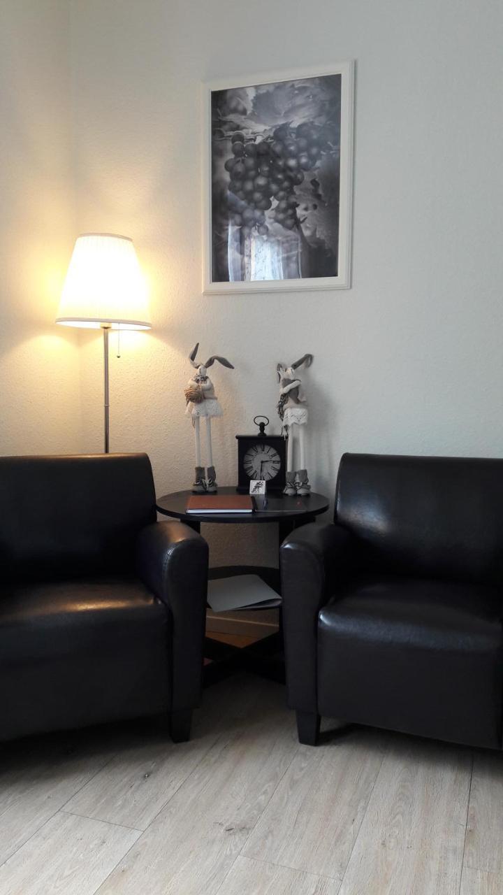 Gaestehaus Burgberg, Weinhaus Fries Kattenes Eksteriør bilde